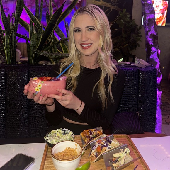 Meet your Posher, Shannon - Picture 14 of 15